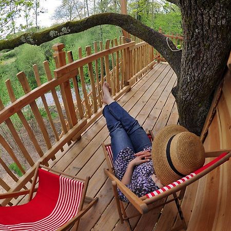 La Cabane Du Vieux Chene Susmiou Bagian luar foto